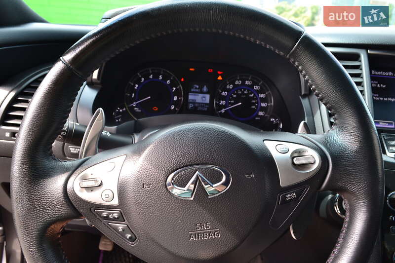 Внедорожник / Кроссовер Infiniti QX70 2014 в Киеве