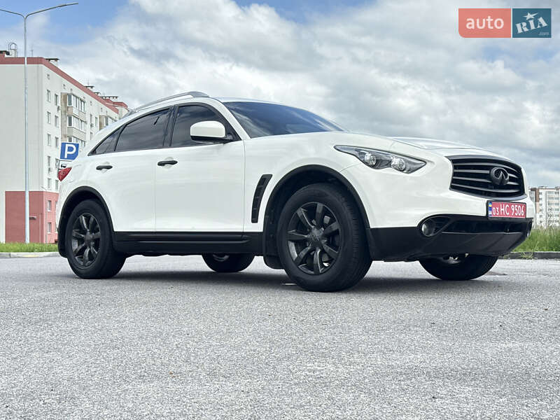 Внедорожник / Кроссовер Infiniti QX70 2016 в Виннице