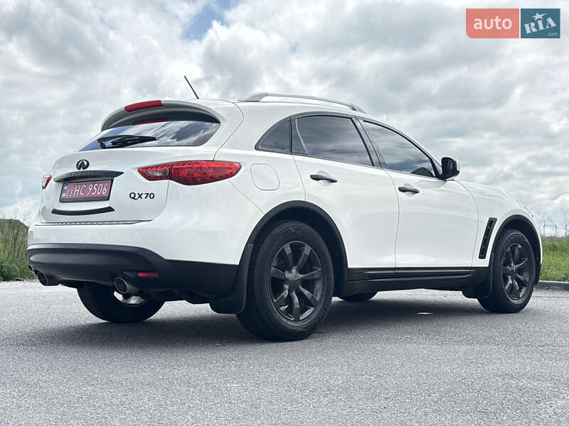 Внедорожник / Кроссовер Infiniti QX70 2016 в Виннице