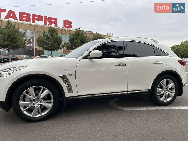 Внедорожник / Кроссовер Infiniti QX70 2015 в Одессе