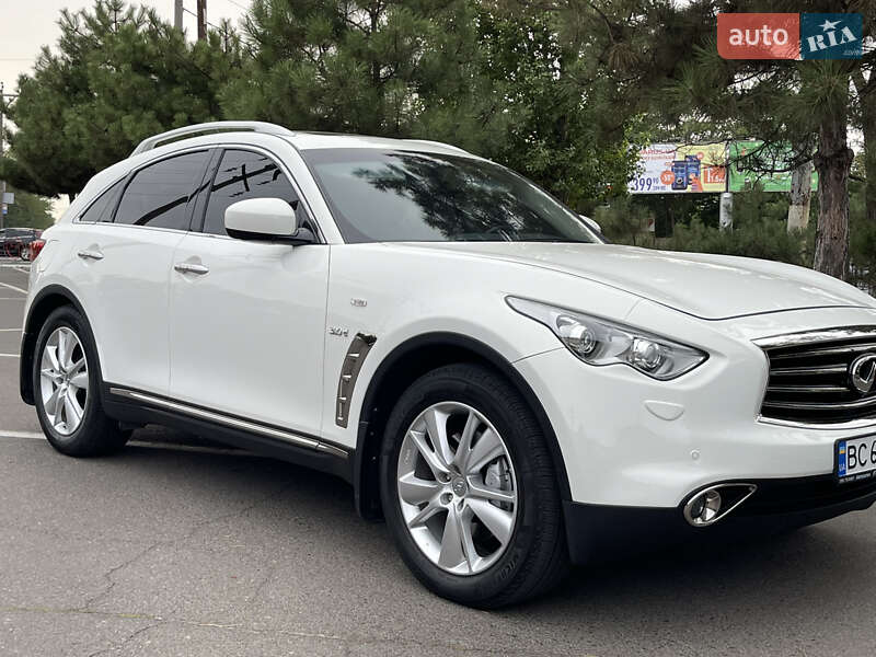 Внедорожник / Кроссовер Infiniti QX70 2015 в Одессе