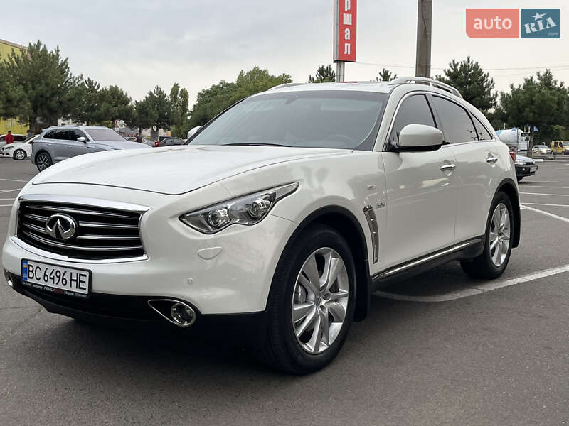 Внедорожник / Кроссовер Infiniti QX70 2015 в Одессе