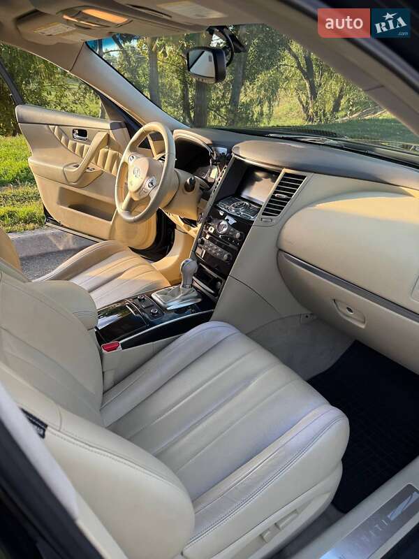 Внедорожник / Кроссовер Infiniti QX70 2016 в Киеве