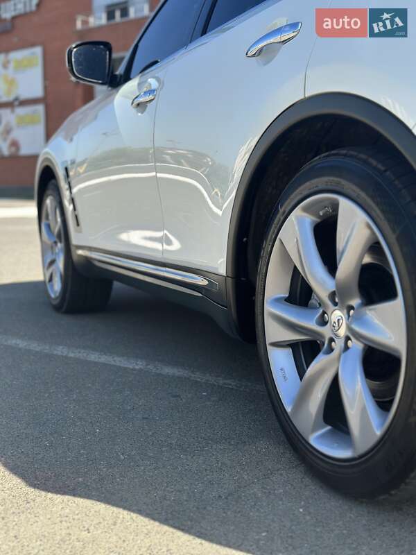 Внедорожник / Кроссовер Infiniti QX70 2014 в Броварах