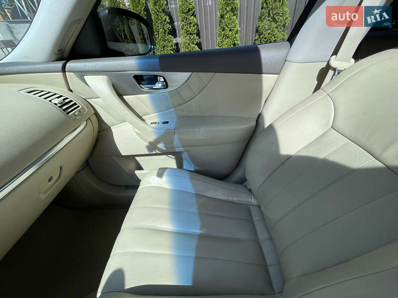 Внедорожник / Кроссовер Infiniti QX70 2015 в Белой Церкви фото 16 Внедорожник / Кроссовер Infiniti QX70 2015 в Белой Церкви