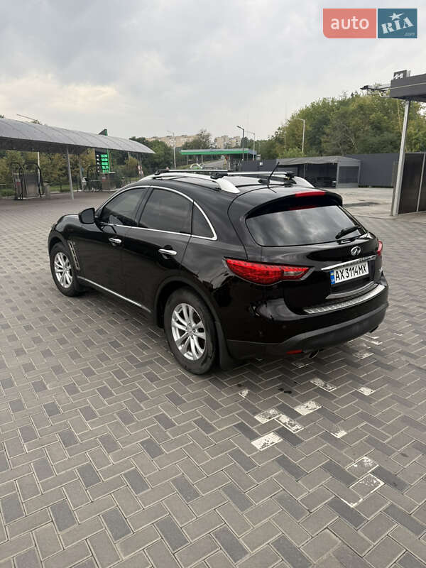 Внедорожник / Кроссовер Infiniti QX70 2016 в Харькове