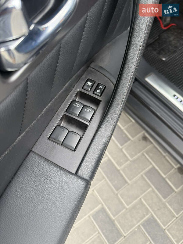 Внедорожник / Кроссовер Infiniti QX70 2016 в Харькове