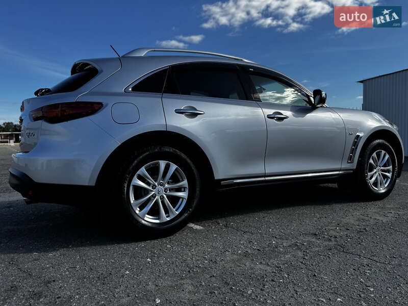 Внедорожник / Кроссовер Infiniti QX70 2013 в Киеве фото 3 Внедорожник / Кроссовер Infiniti QX70 2013 в Киеве
