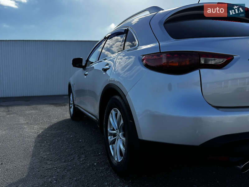 Внедорожник / Кроссовер Infiniti QX70 2013 в Киеве фото 7 Внедорожник / Кроссовер Infiniti QX70 2013 в Киеве