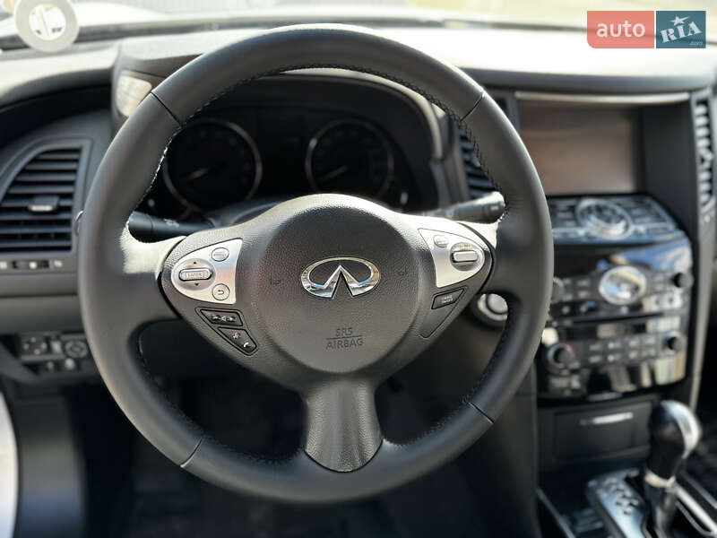 Внедорожник / Кроссовер Infiniti QX70 2013 в Киеве фото 33 Внедорожник / Кроссовер Infiniti QX70 2013 в Киеве