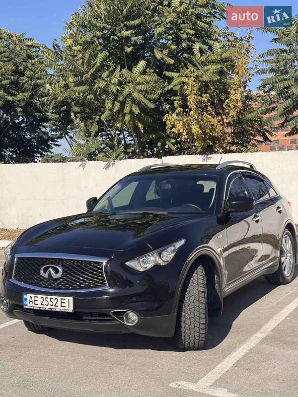 Infiniti QX70 2013