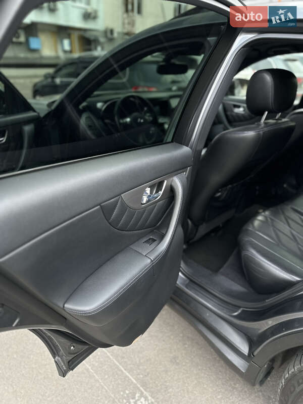 Внедорожник / Кроссовер Infiniti QX70 2017 в Киеве