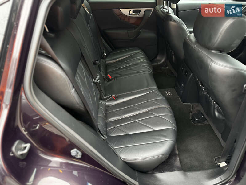 Позашляховик / Кросовер Infiniti QX70 2013 в Вінниці