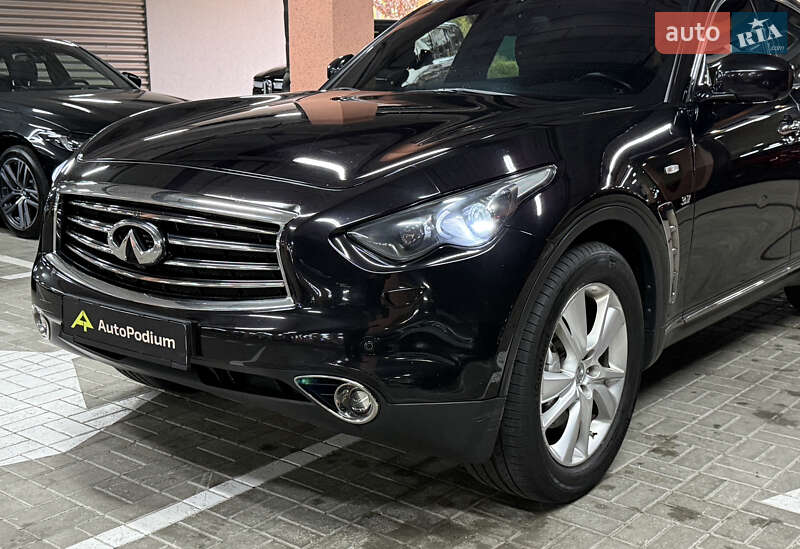 Позашляховик / Кросовер Infiniti QX70 2014 в Києві