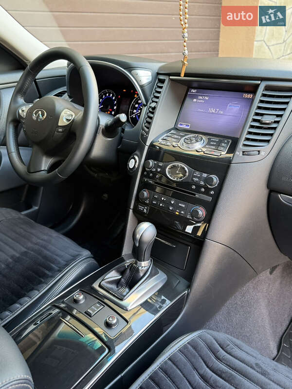Внедорожник / Кроссовер Infiniti QX70 2013 в Ивано-Франковске