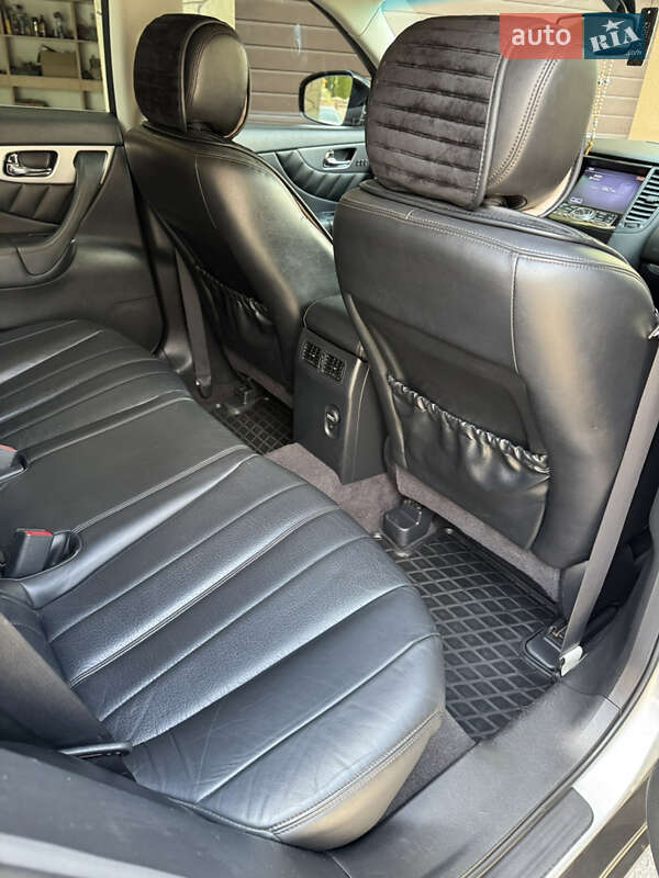 Внедорожник / Кроссовер Infiniti QX70 2013 в Ивано-Франковске