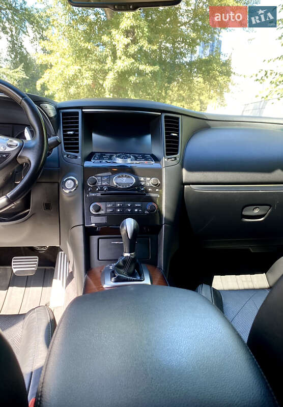 Внедорожник / Кроссовер Infiniti QX70 2013 в Киеве