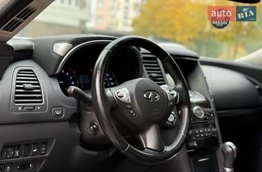 Позашляховик / Кросовер Infiniti QX70 2016 в 
