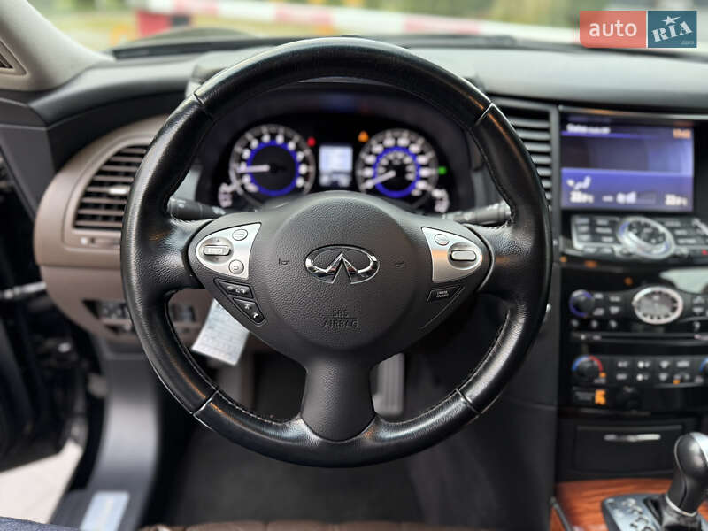 Внедорожник / Кроссовер Infiniti QX70 2016 в Львове фото 32 Внедорожник / Кроссовер Infiniti QX70 2016 в Львове