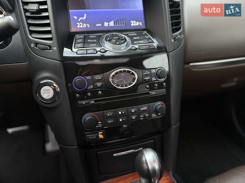 Внедорожник / Кроссовер Infiniti QX70 2016 в Львове фото 34 Внедорожник / Кроссовер Infiniti QX70 2016 в Львове