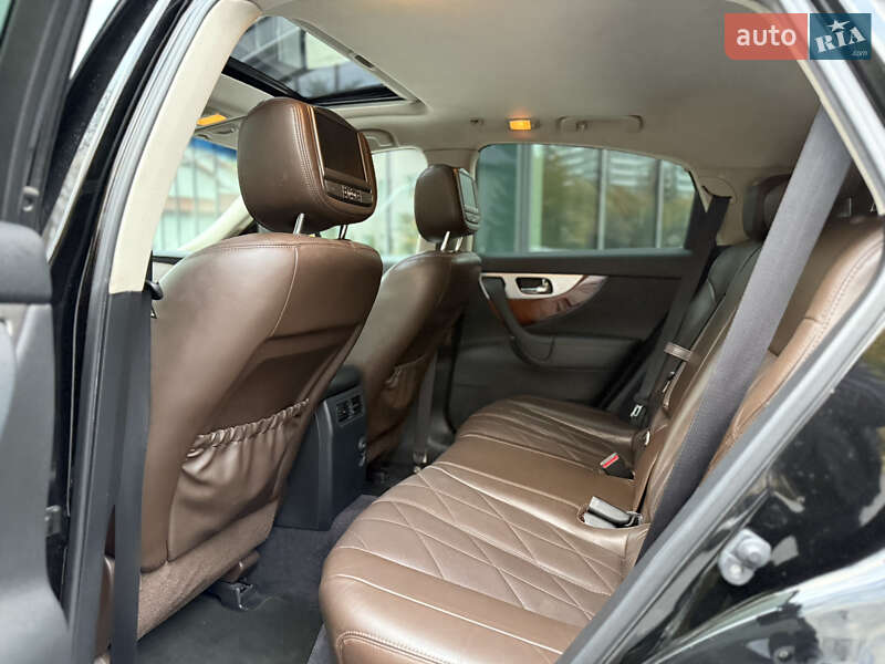 Внедорожник / Кроссовер Infiniti QX70 2016 в Львове фото 40 Внедорожник / Кроссовер Infiniti QX70 2016 в Львове