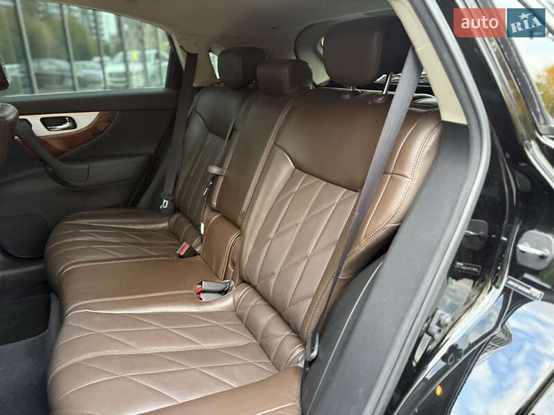 Внедорожник / Кроссовер Infiniti QX70 2016 в Львове фото 42 Внедорожник / Кроссовер Infiniti QX70 2016 в Львове