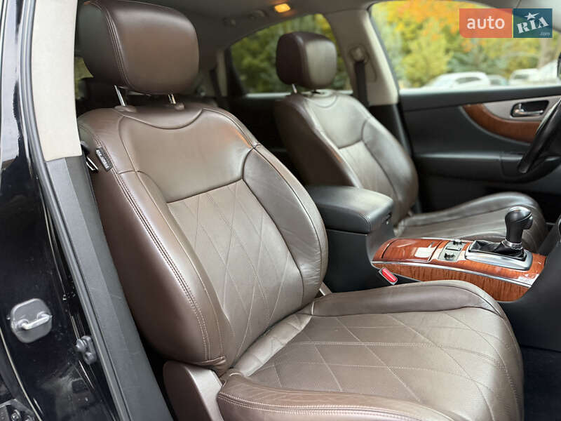 Внедорожник / Кроссовер Infiniti QX70 2016 в Львове фото 50 Внедорожник / Кроссовер Infiniti QX70 2016 в Львове