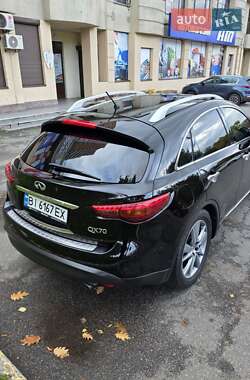 Позашляховик / Кросовер Infiniti QX70 2013 в  фото 7 Позашляховик / Кросовер Infiniti QX70 2013 в