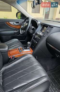 Позашляховик / Кросовер Infiniti QX70 2013 в  фото 11 Позашляховик / Кросовер Infiniti QX70 2013 в