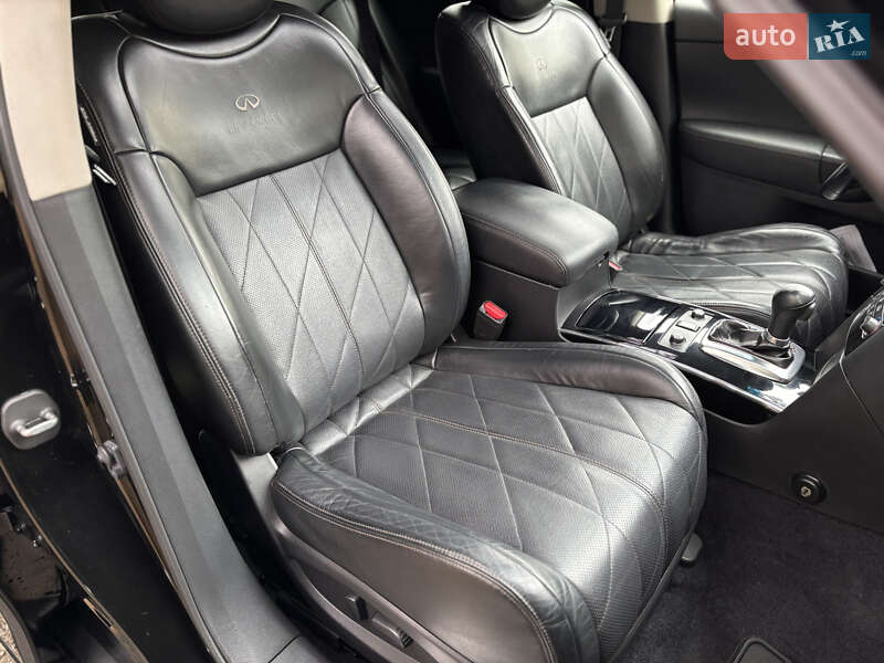 Внедорожник / Кроссовер Infiniti QX70 2013 в Киеве