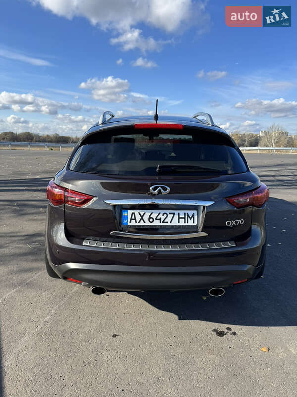 Внедорожник / Кроссовер Infiniti QX70 2013 в Харькове