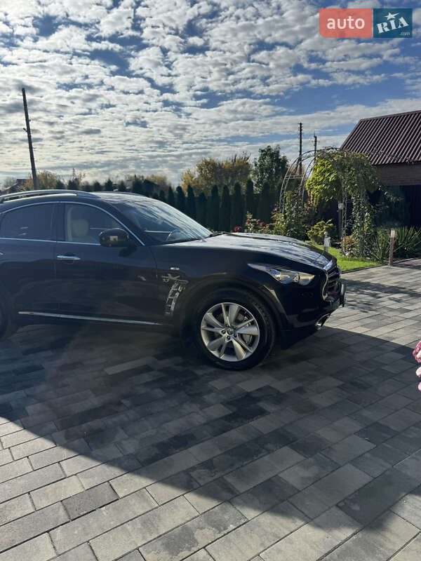 Внедорожник / Кроссовер Infiniti QX70 2013 в Харькове