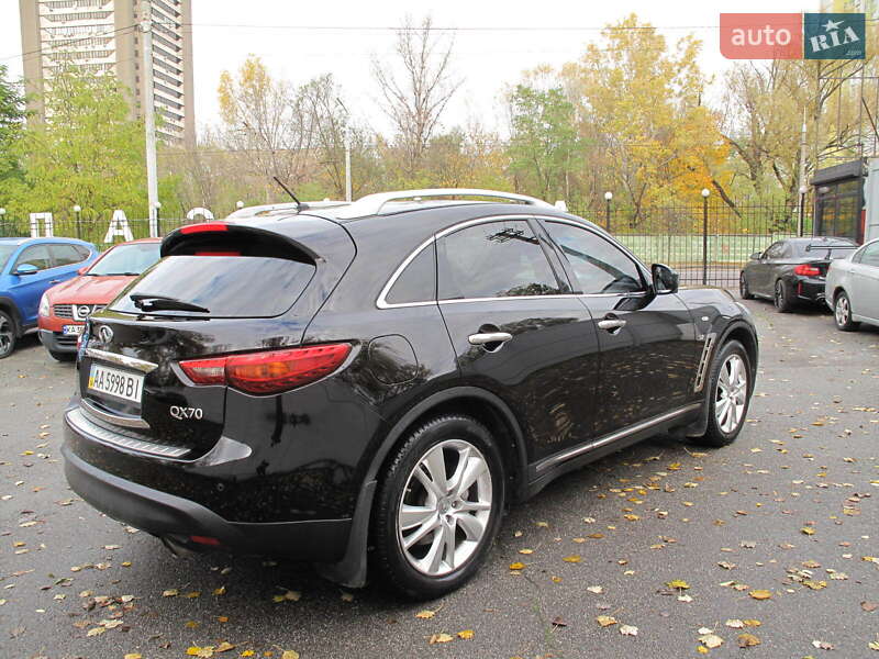 Позашляховик / Кросовер Infiniti QX70 2013 в Києві