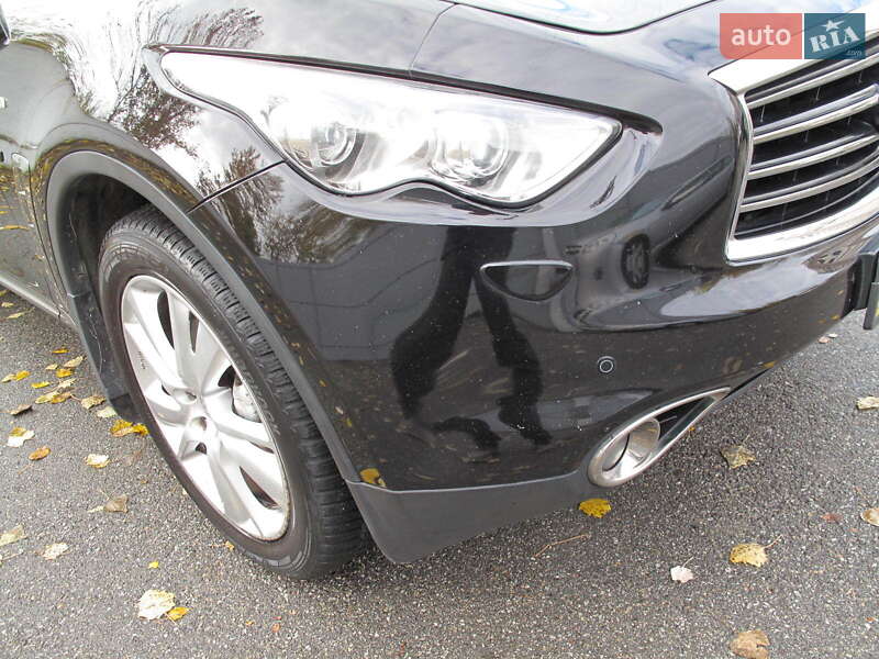 Позашляховик / Кросовер Infiniti QX70 2013 в Києві