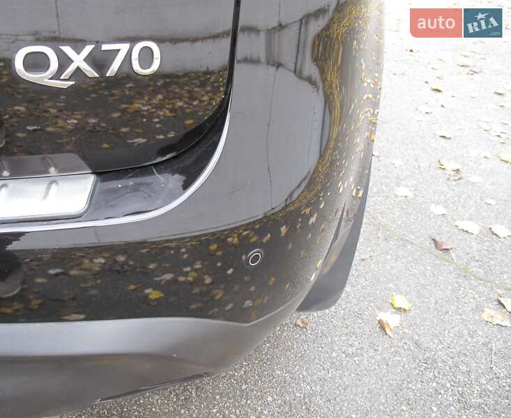 Позашляховик / Кросовер Infiniti QX70 2013 в Києві