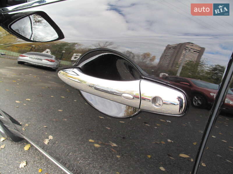 Позашляховик / Кросовер Infiniti QX70 2013 в Києві