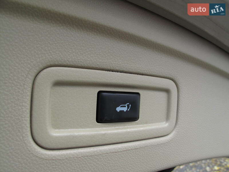 Позашляховик / Кросовер Infiniti QX70 2013 в Києві