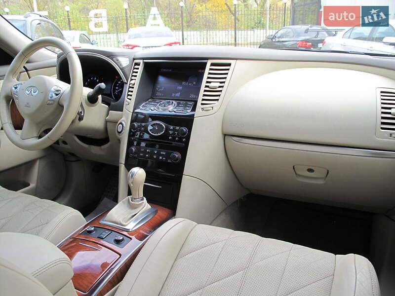 Позашляховик / Кросовер Infiniti QX70 2013 в Києві