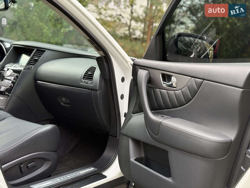 Внедорожник / Кроссовер Infiniti QX70 2016 в Тернополе фото 15 Внедорожник / Кроссовер Infiniti QX70 2016 в Тернополе