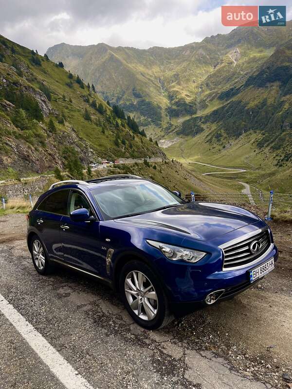 Внедорожник / Кроссовер Infiniti QX70 2016 в Одессе фото 14 Внедорожник / Кроссовер Infiniti QX70 2016 в Одессе