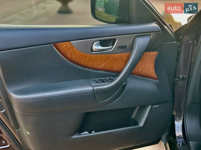 Внедорожник / Кроссовер Infiniti QX70 2014 в Киеве фото 12 Внедорожник / Кроссовер Infiniti QX70 2014 в Киеве