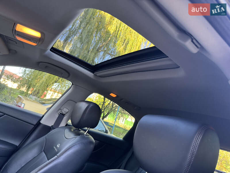 Позашляховик / Кросовер Infiniti QX70 2013 в Волочиську