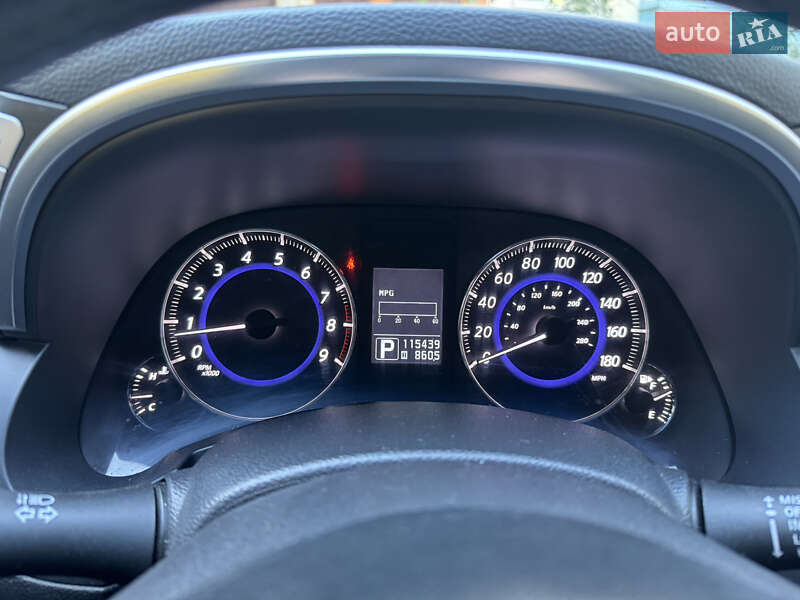 Позашляховик / Кросовер Infiniti QX70 2013 в Волочиську