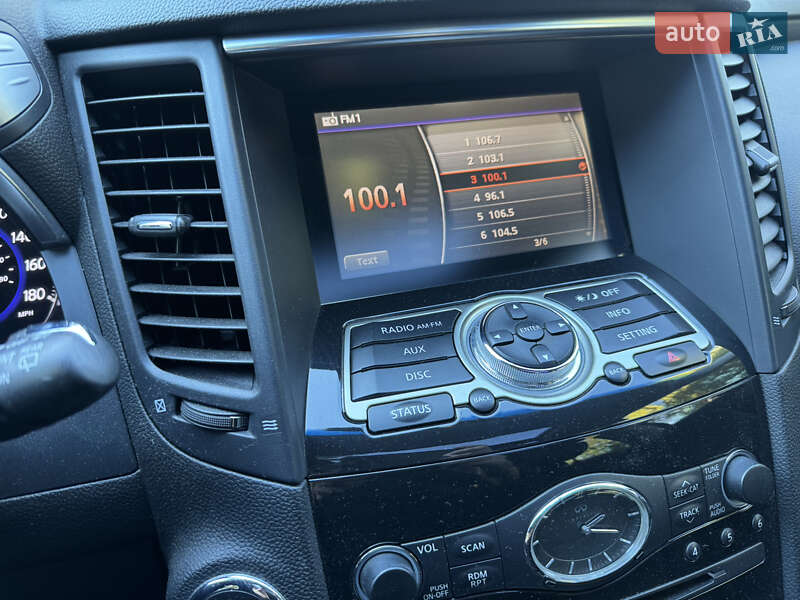 Позашляховик / Кросовер Infiniti QX70 2013 в Волочиську