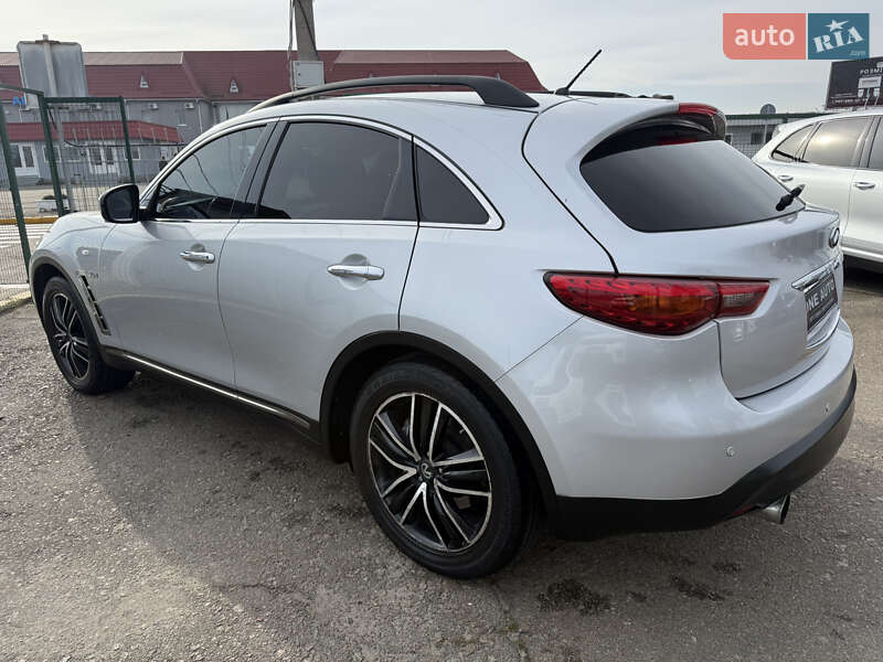 Внедорожник / Кроссовер Infiniti QX70 2015 в Киеве