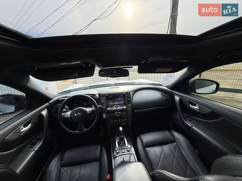 Внедорожник / Кроссовер Infiniti QX70 2015 в Киеве