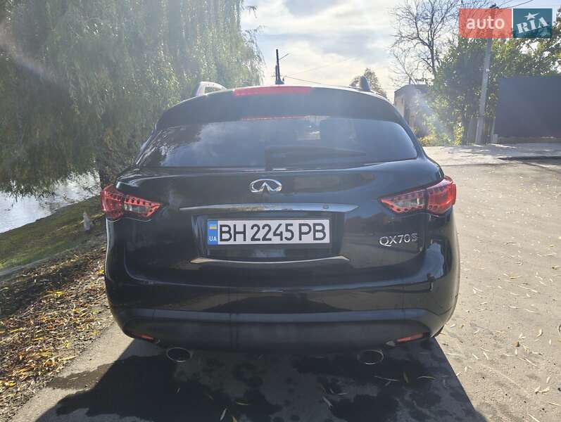 Внедорожник / Кроссовер Infiniti QX70 2016 в Первомайске фото 7 Внедорожник / Кроссовер Infiniti QX70 2016 в Первомайске