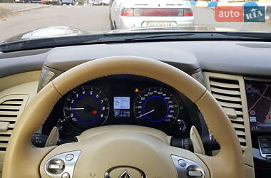 Позашляховик / Кросовер Infiniti QX70 2013 в Києві