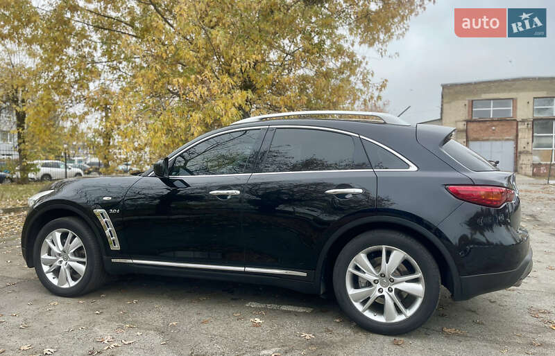 Позашляховик / Кросовер Infiniti QX70 2015 в Києві