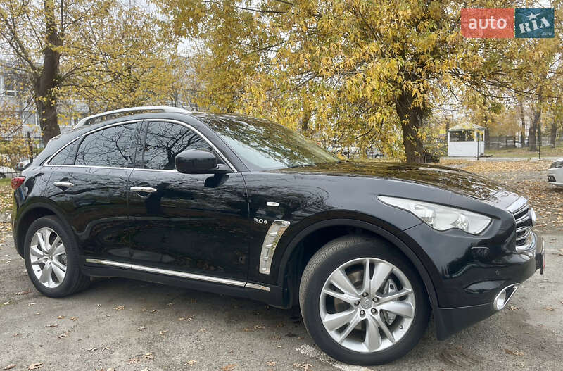 Позашляховик / Кросовер Infiniti QX70 2015 в Києві